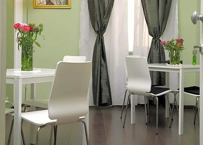 Alexander Oda ve Kahvaltı Roma